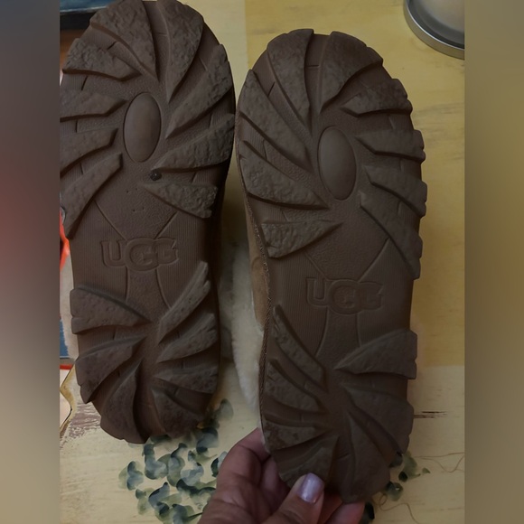 Authentic Ugg Slippers. - Picture 2 of 5